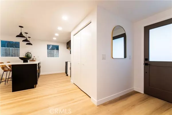 Los Angeles, CA 90019,1189 Crenshaw BLD