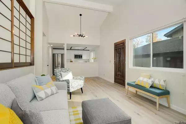 La Jolla, CA 92037,8370 Via Sonoma F