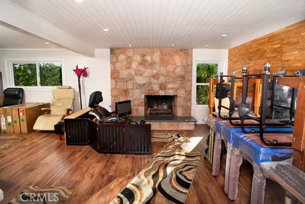 Tarzana, CA 91356,4522 Conchita