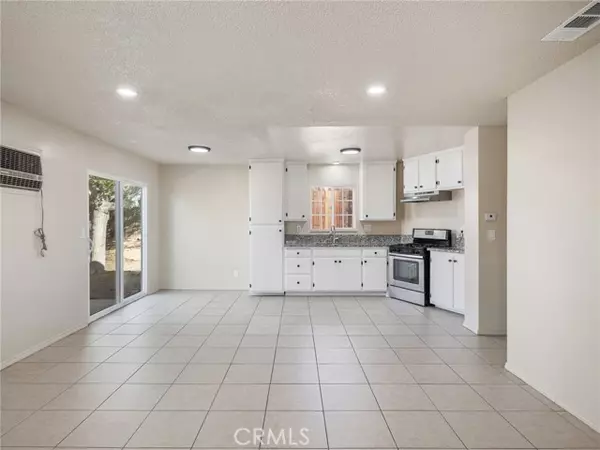 Victorville, CA 92395,16582 Batson RD