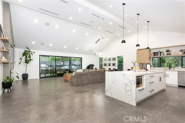 West Hills, CA 91307,7127 Forest Hills RD