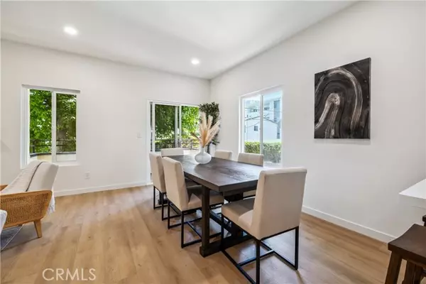 Los Angeles, CA 90066,11722 Avon