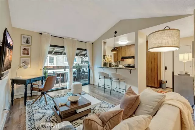 174 Streamwood, Irvine, CA 92620