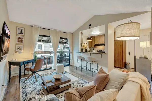 174 Streamwood, Irvine, CA 92620