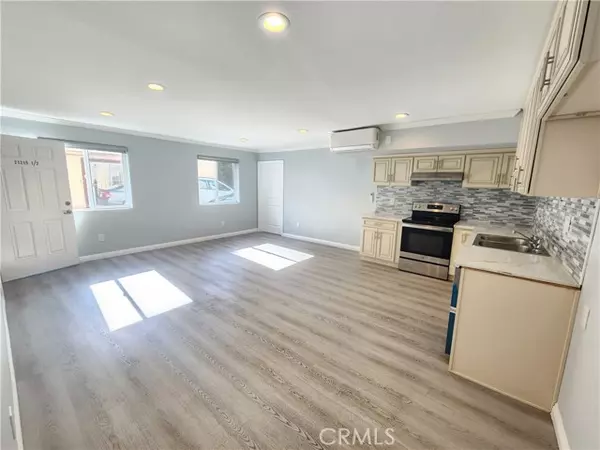 Woodland Hills, CA 91364,21217 De La Guerra #A