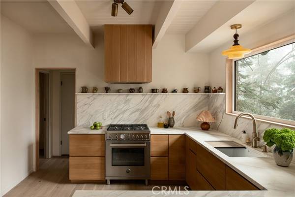 28443 Altamont CT, Lake Arrowhead, CA 92352