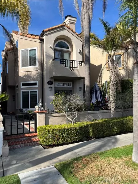 517 11th, Huntington Beach, CA 92648