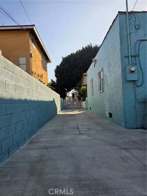 Los Angeles, CA 90003,351 E 92nd