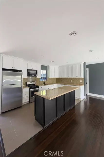 Canoga Park, CA 91304,7845 Nevada