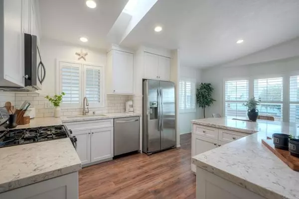 Carlsbad, CA 92011,6494 Friendly PL