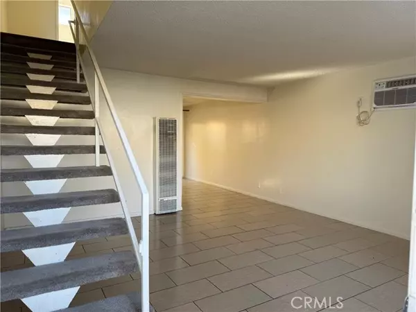 Burbank, CA 91504,1953 N Parish C