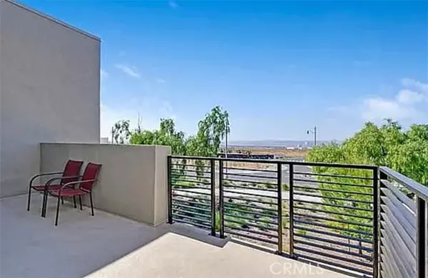 Irvine, CA 92618,144 Spectacle