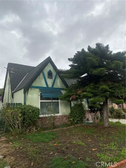 South Gate, CA 90280,8453 Cypress