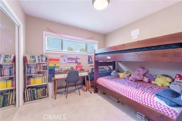 Woodland Hills, CA 91364,5237 Topanga CYN