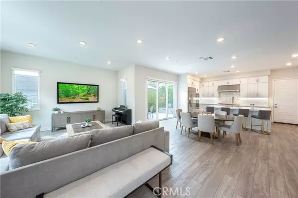 Irvine, CA 92618,217 Chorus