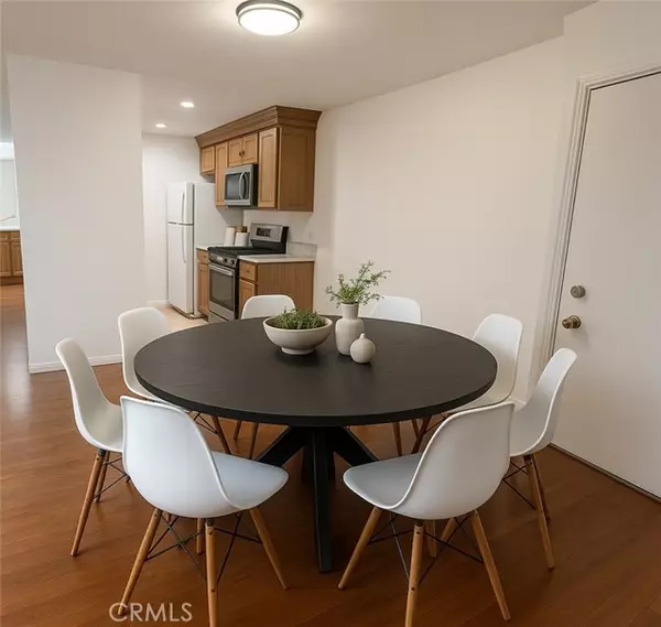 5460 White Oak AVE J206, Encino, CA 91316