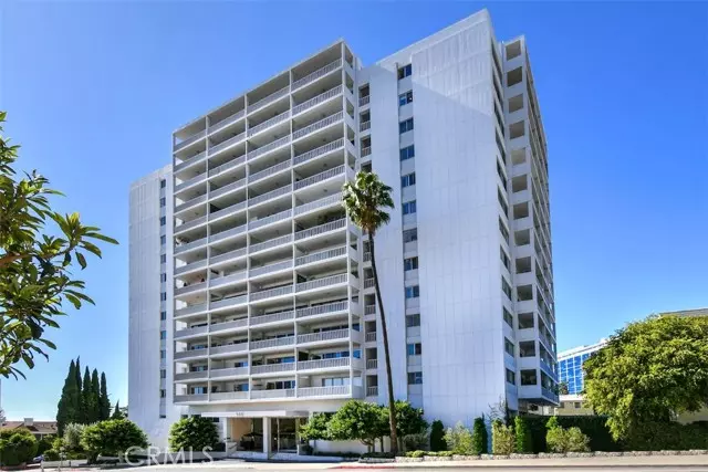 West Hollywood, CA 90069,999 N Doheny DR 204