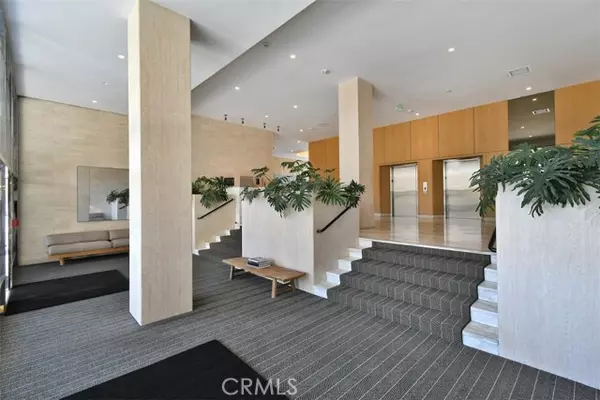 West Hollywood, CA 90069,999 N Doheny DR 204