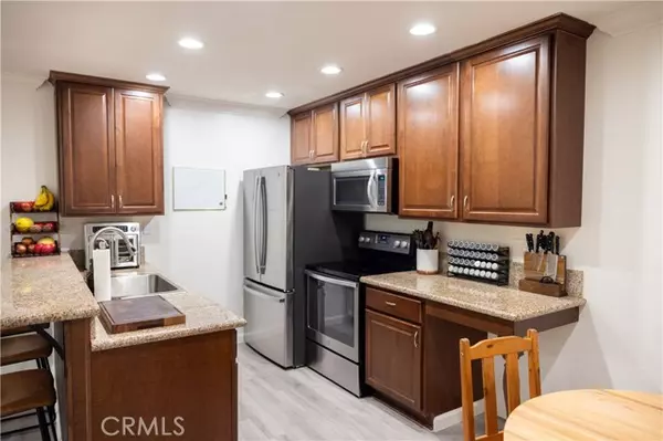 Lake Forest, CA 92630,21991 143 Rimhurst