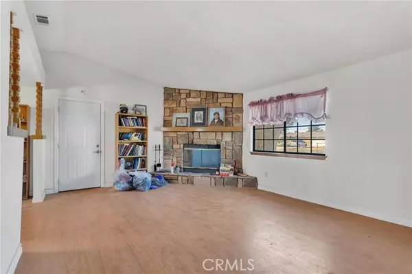 Apple Valley, CA 92307,15457 Washoan