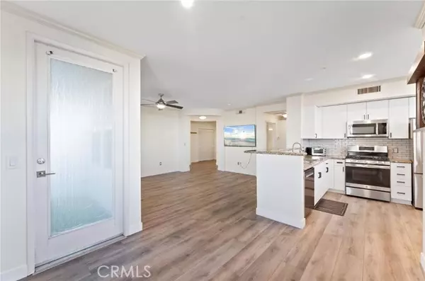 Anaheim, CA 92805,1801 E Katella 3027