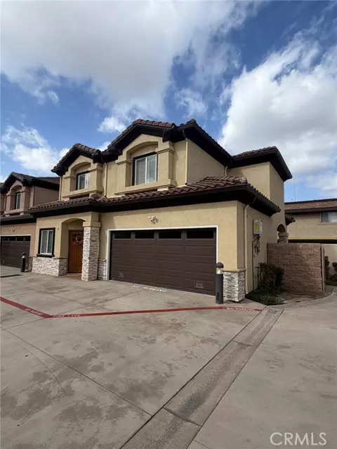 Bell, CA 90201,6518 Walker