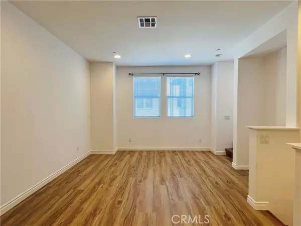 Van Nuys, CA 91405,14118 W Oak