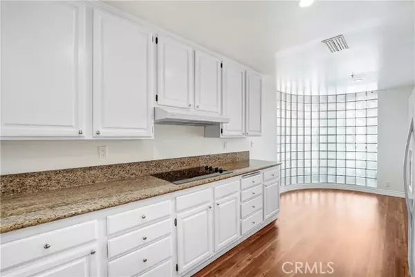 Los Angeles, CA 90067,2122 Century Park LN 417