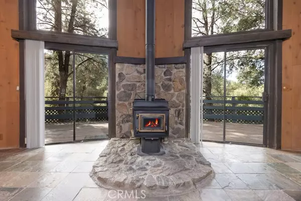 1521 Bernina DR, CA 93222