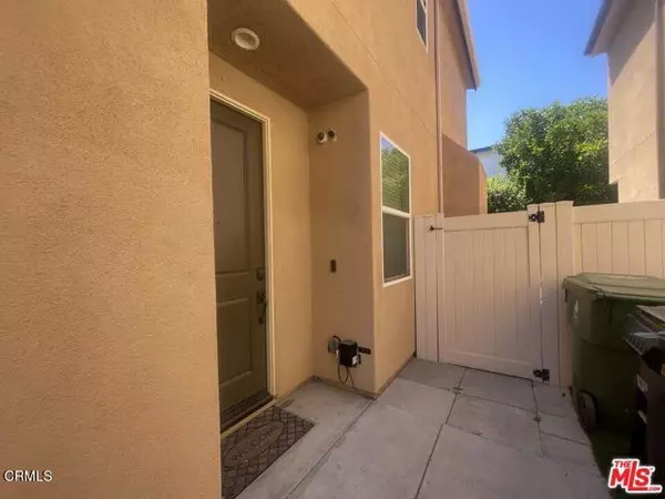 12767937 N Keer DR, Los Angeles, CA 91335