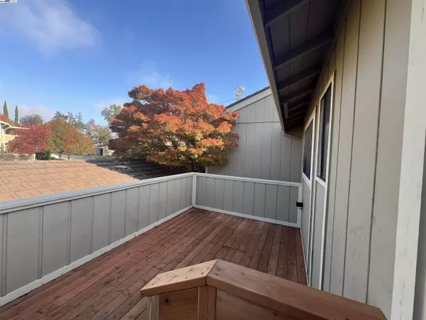 Martinez, CA 94553,405 Thistle Cir