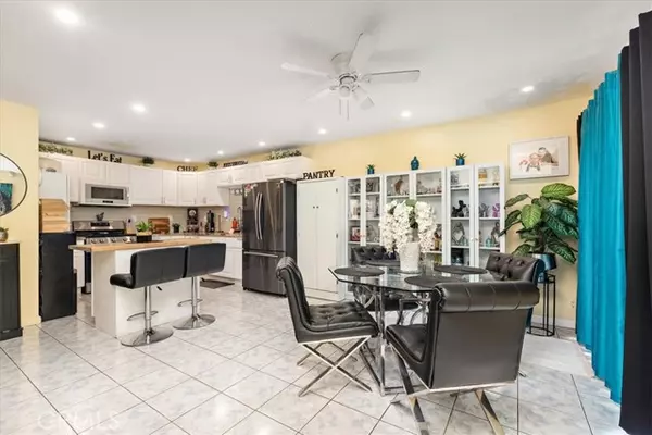 Hawthorne, CA 90250,11612 Cimarron Ave