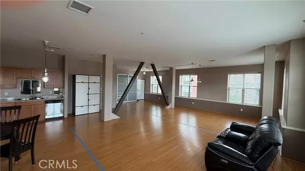 San Pedro, CA 90731,255 W 7th ST 15