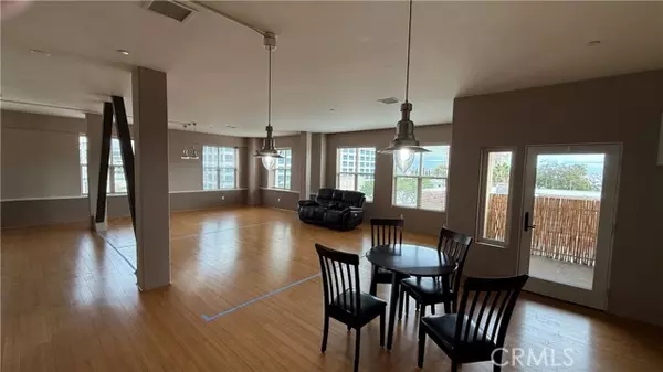 San Pedro, CA 90731,255 W 7th ST 15