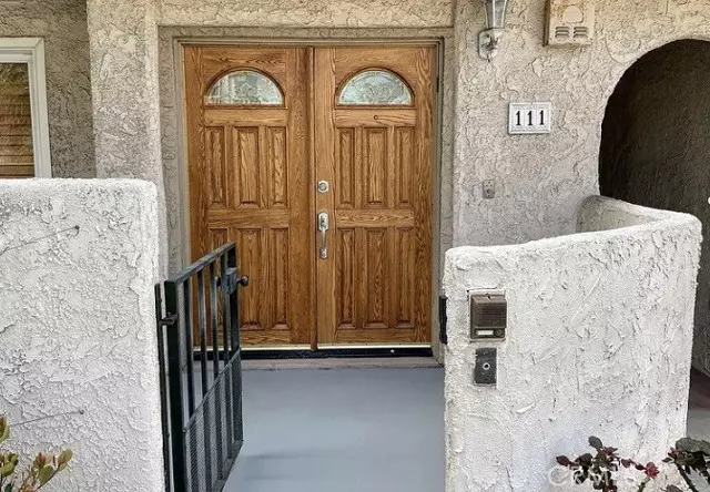 Encino, CA 91316,5401 Zelzah