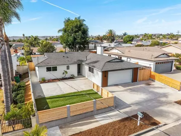 Oceanside, CA 92057,4947 Luna DR