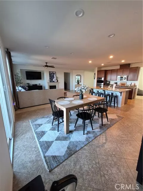 Corona, CA 92883,7650 Summer Day