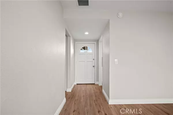 Huntington Beach, CA 92649,5082 Edinger