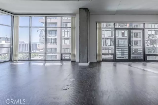 Los Angeles, CA 90015,1111 S Grand