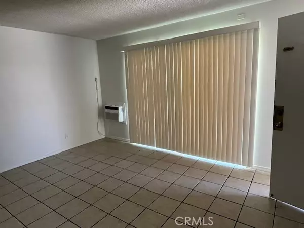 Palm Springs, CA 92262,686 E Cottonwood RD 6