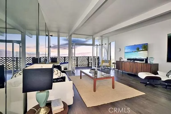 Los Angeles, CA 90068,3518 Multiview