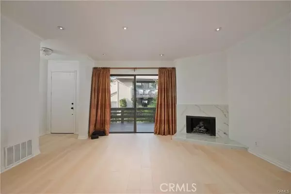 Woodland Hills, CA 91367,5711 Owensmouth AVE 117