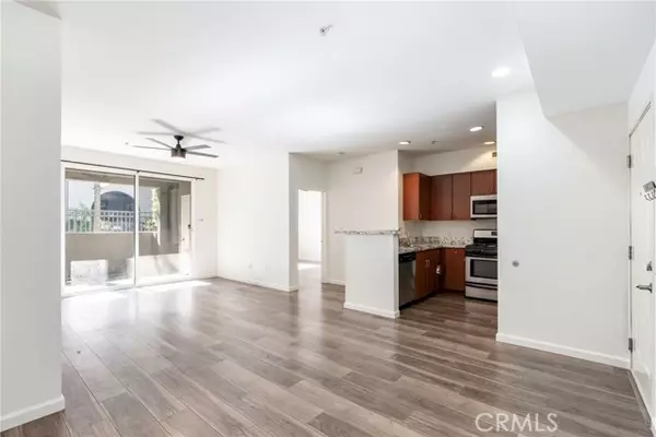 Anaheim, CA 92805,1801 E Katella 1034