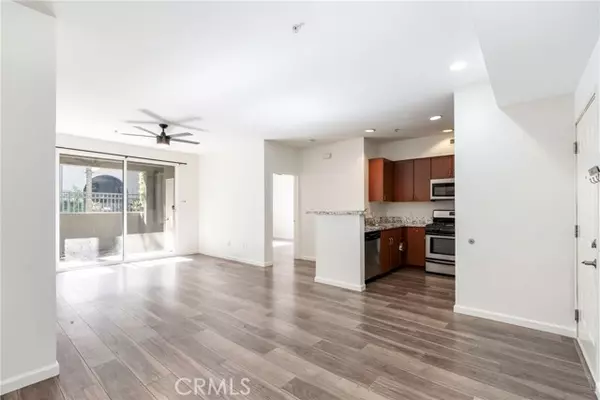 Anaheim, CA 92805,1801 E Katella 1034