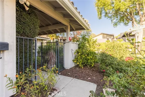 Westlake Village, CA 91361,2819 Lakeridge LN