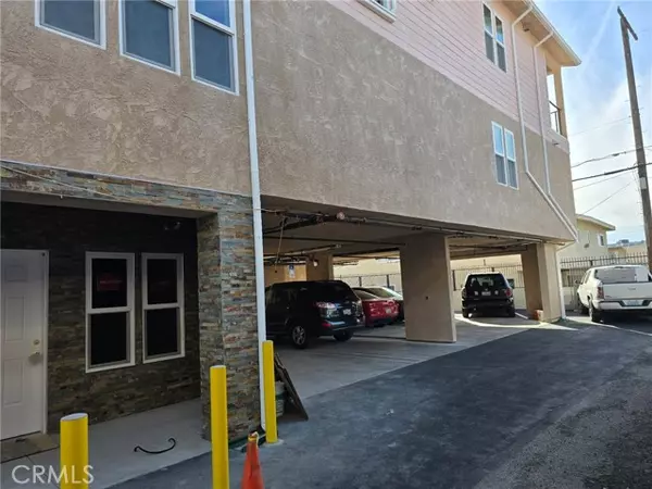 North Hollywood, CA 91605,11808 Hart ST