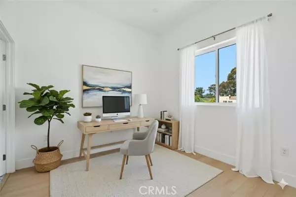 Los Angeles, CA 90034,2637 S Garth A