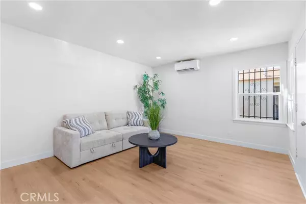 Compton, CA 90220,870 E 148th