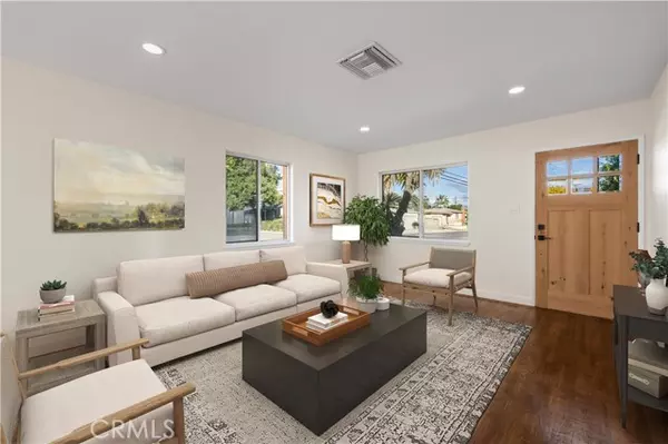 Panorama City, CA 91402,8755 Colbath AVE