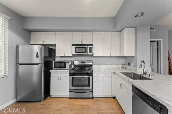 Anaheim, CA 92805,1801 E Katella 2063